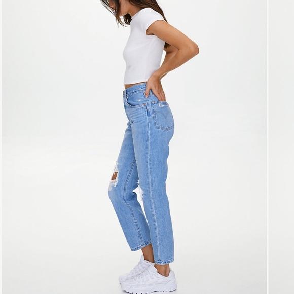Aritzia x Levi’s 501 Crop Jeans - Picture 3 of 9